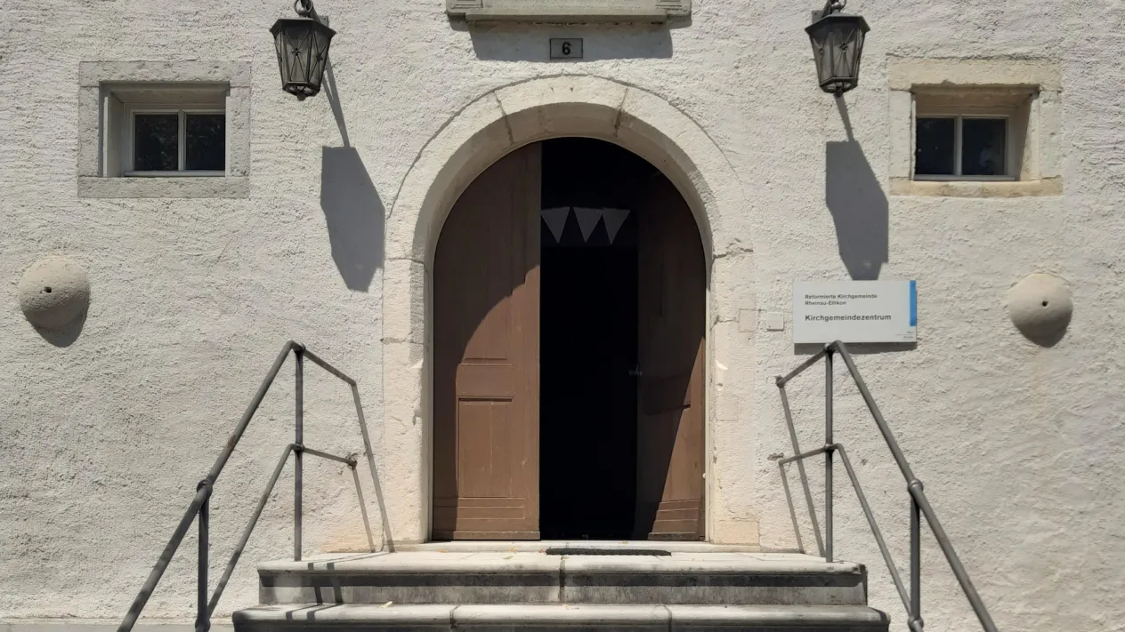 20210719_131357warm (Foto: Eveline Lüthi) 20210719_131357warm — Kirchgemeindezentrum Rheinau, Poststrasse 6 (Foto: Eveline Lüthi)