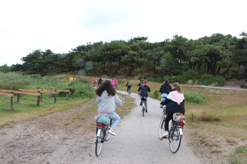 32_Velofahren_in_Terschelling (Foto: Marianne Hablützel) 32_Velofahren_in_Terschelling: Segellager 2022 (Foto: Marianne Hablützel)