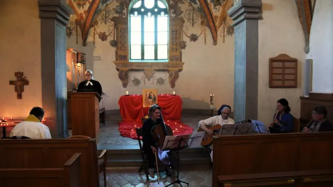 Taizé_HCR_2 (Foto: Hans-Caspar Ryser) Taizé_HCR_2: Taizé-Gottesdienst in der Spitzkirche Rheinau (Foto: Hans-Caspar Ryser)