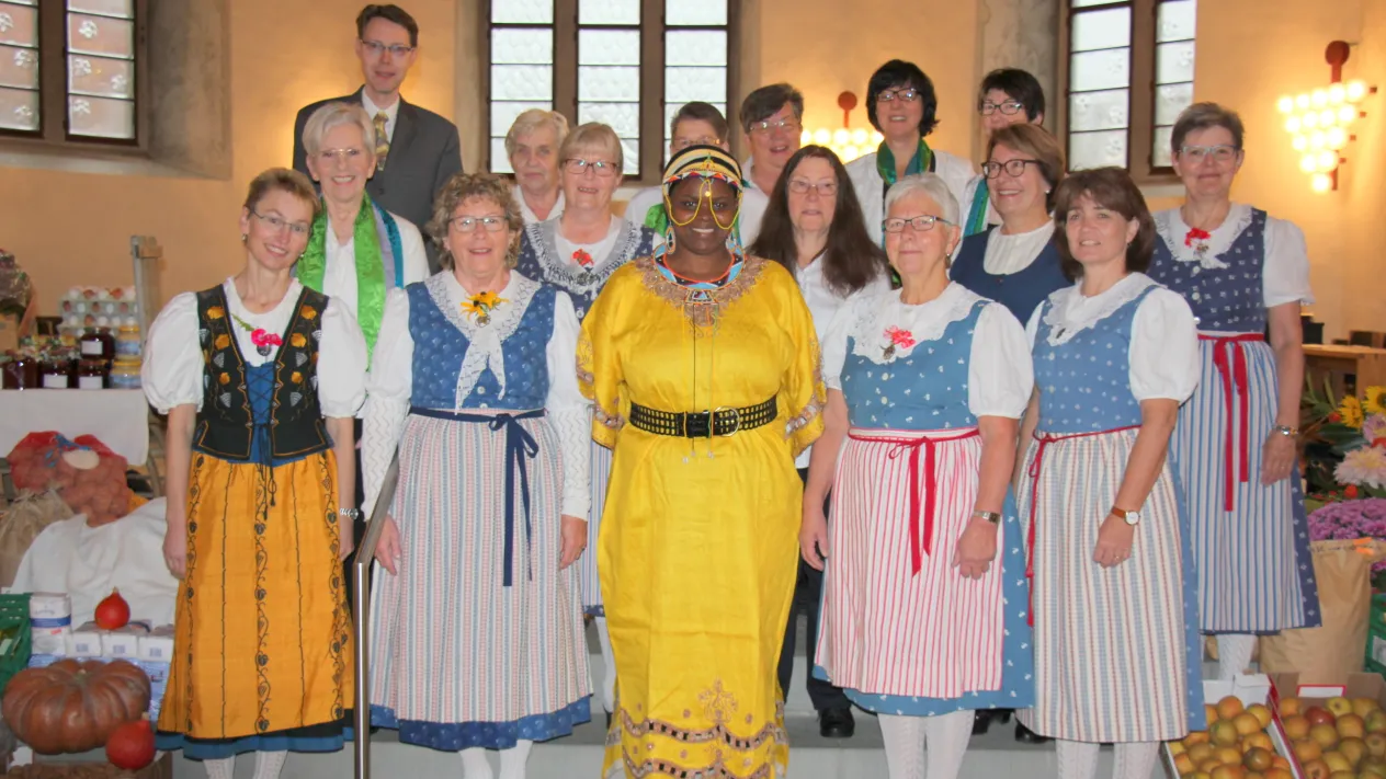 Frauenchor-Bild-ValentinKramer IMG_2829 (Foto: Valentin Kramer) Frauenchor-Bild-ValentinKramer IMG_2829 — Frauenchor Marthalen (Foto: Valentin Kramer)