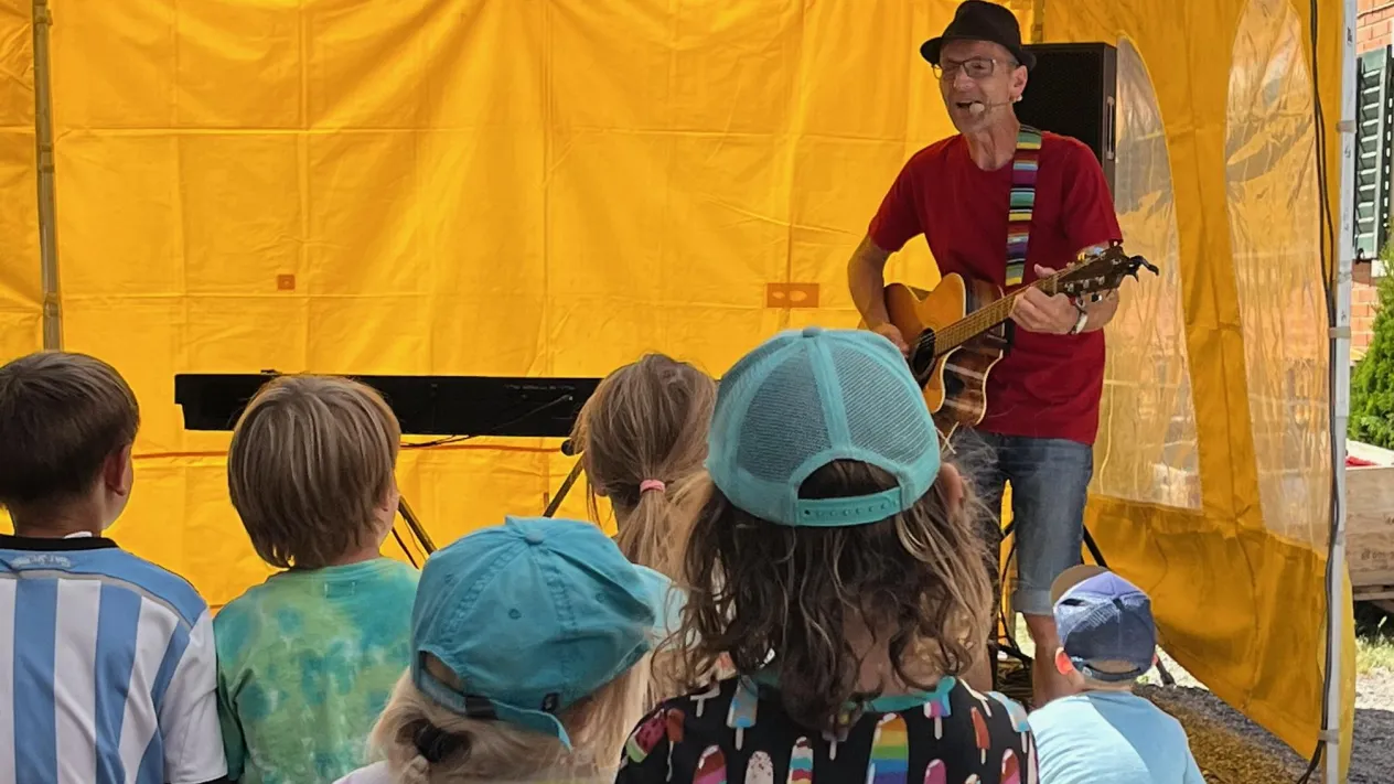 IMG_4090 (Foto: zVg) IMG_4090 — Kinderkonzert am Fusionsfest (Foto: zVg)